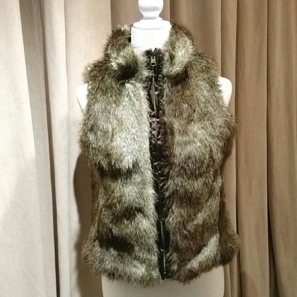 GAP kids reversible kids fur vest